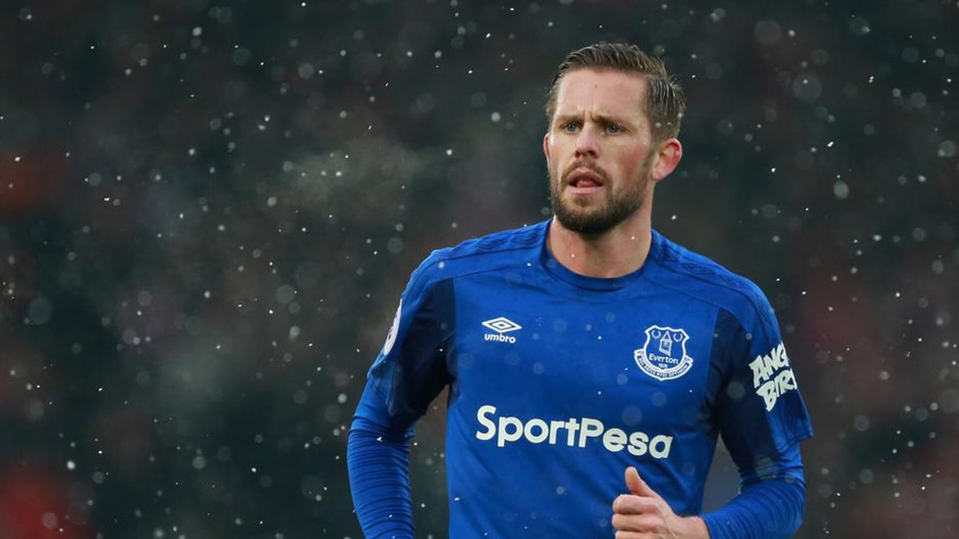 开云电竞平台注册-芝加哥之战:斯托亚科维奇在关键时刻,一记“贴地飞行”扣篮震撼全场!